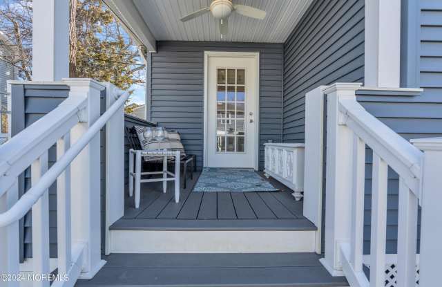 315 Mccabe Avenue unit: Rear