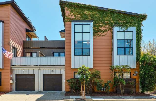 Oakland Luxe Condo |Parking w/EV Charging| Minutes to SF | Fully Furnished