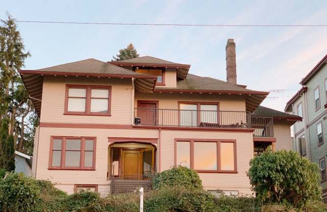 Photo of 1020 N Garden St