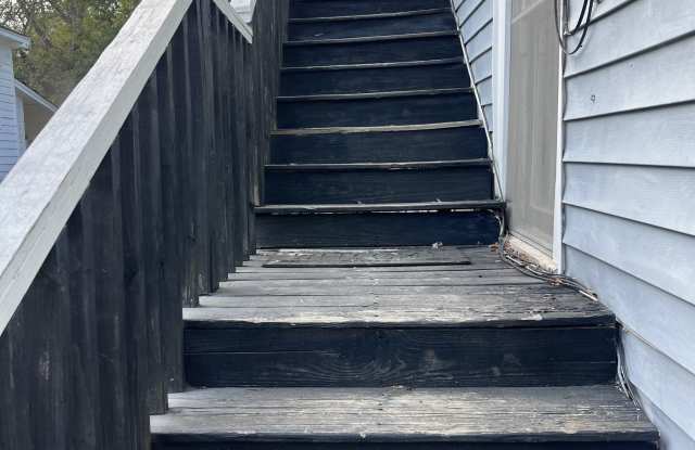 92 Woodlawn Avenue unit: C