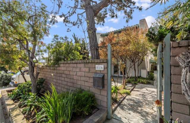 516 Rosecrans Avenue - 516 Rosecrans Avenue, Manhattan Beach, CA 90266