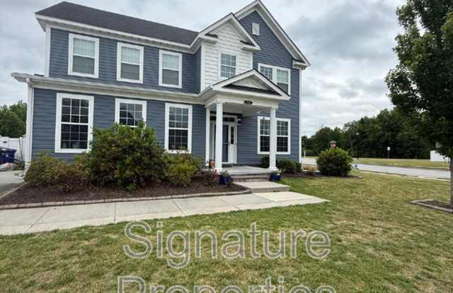 100 Sandalwood Ln