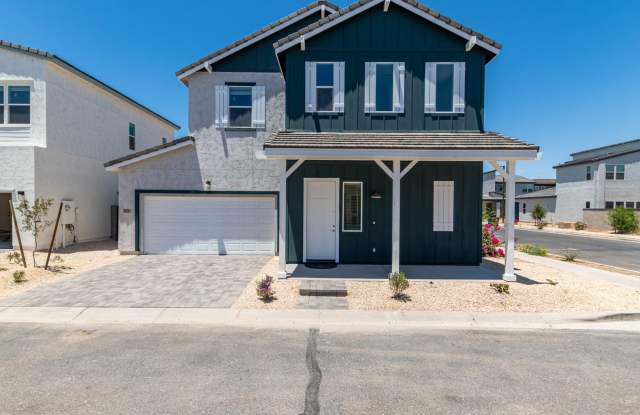 Like new home in convenient Goodyear location!