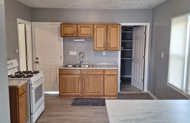 12613 Parkhill Avenue - Down