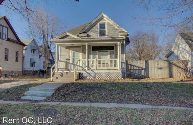 2230 Redwood Ave. - 2230 Redwood Avenue, Davenport, IA 52802