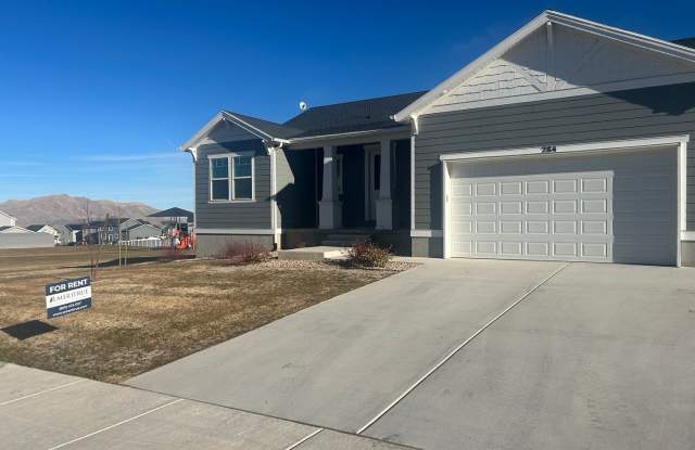 Photo of 3 Bedroom 2 Bathroom -Upstairs Apartment-Saddlebrook Dr. Santaquin