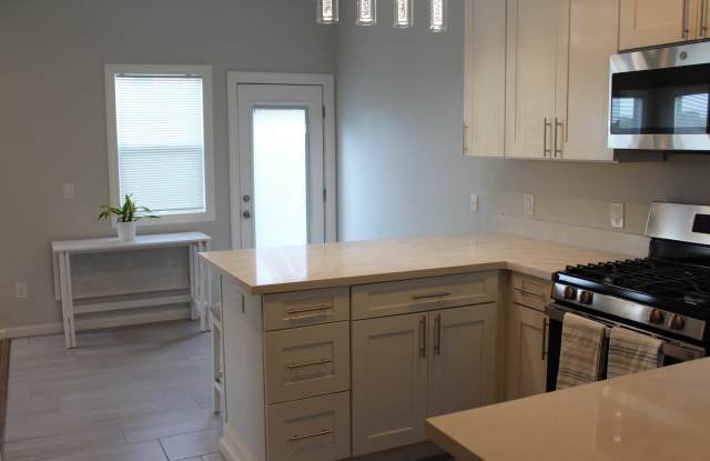 Photo of 3321 West Street