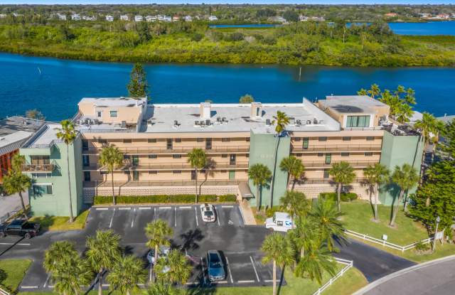 18201 Gulf Blvd Apt 205