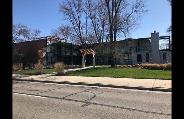 Photo of 249 S Crooks