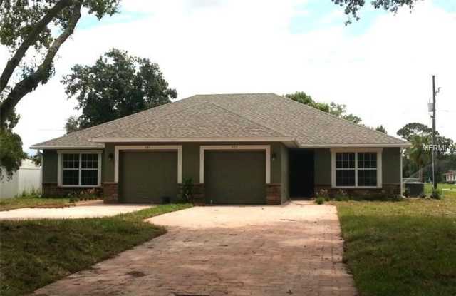 MOVE IN SPECIAL- 2/2 Duplex  in St. Cloud Close to Lakefront