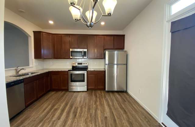 Photo of Room for Rent in 3 Bedroom Townhome at 1103 Johns Walk Way