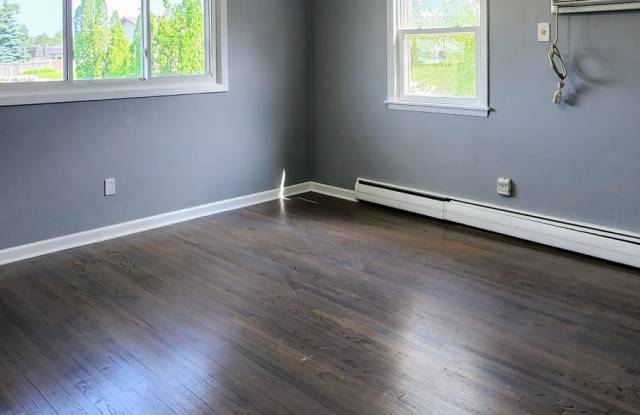 7515 Cloman Way East