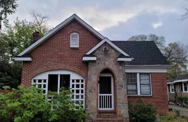 Downtown 3bd/2ba Bungalow