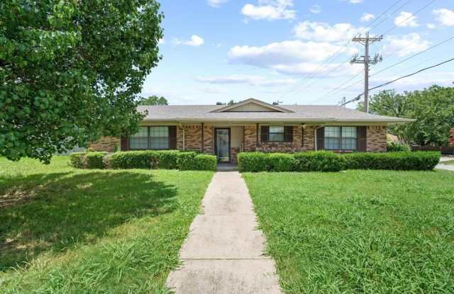 Photo of 3300 Nashville Avenue