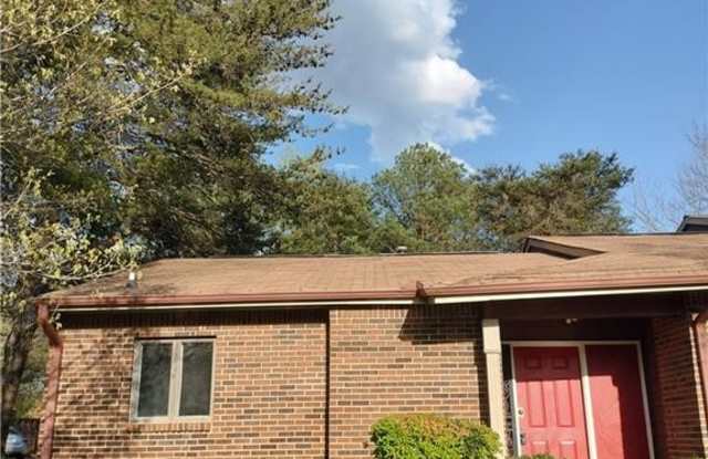 1514 Stoneleigh Circle