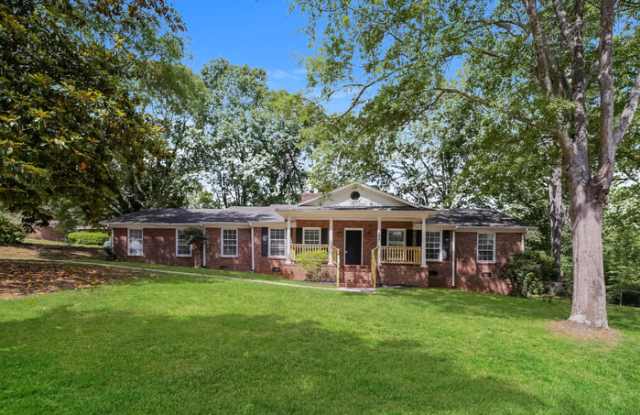 Photo of 140 Oak Park Drive