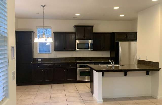 Beautiful 4 Bedroom Home in Harlan Ranch!