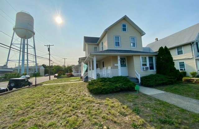 Photo of 601 Main Street unit: Summer