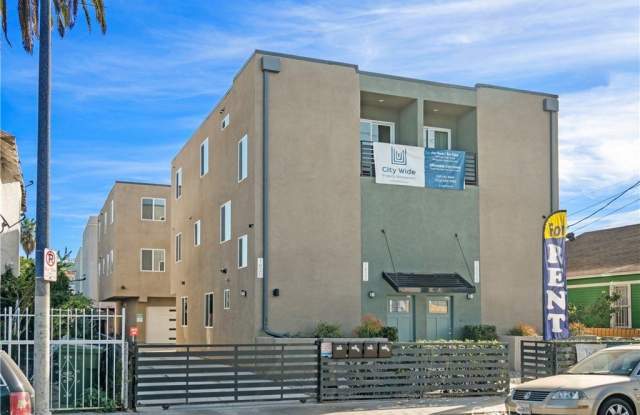 Photo of 1822 S Orchard Avenue