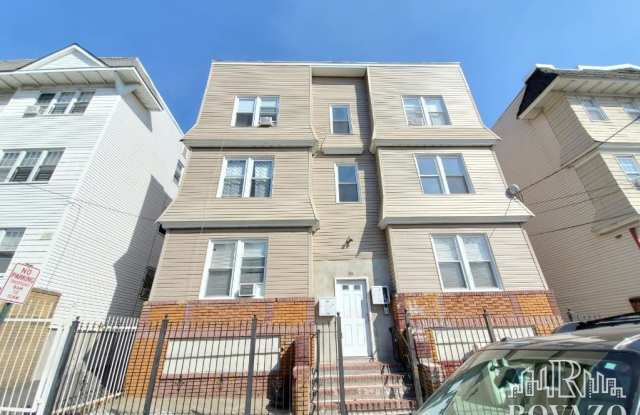 Photo of 331 17th Avenue