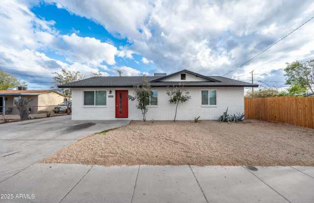 Photo of 10947 W MOHAVE Street