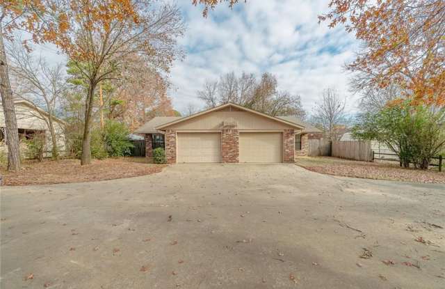 2 bedroom 2 bath duplex, 1 car garage