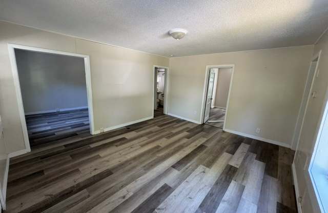 Photo of 604 W 14th Street