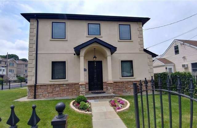 113 Maple Place