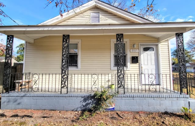 317 Oak Street - 317 Oak Street, Portsmouth, VA 23704