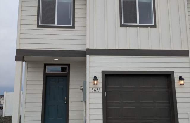 3 Bedroom 2.5 Bathroom Corner Townhome