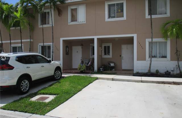 13926 SW 175th Ter - 13926 Southwest 175th Terrace, Richmond West, FL 33177