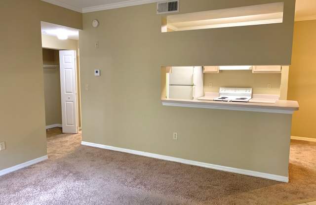 5620 Pinnacle Heights Cir Apt 207