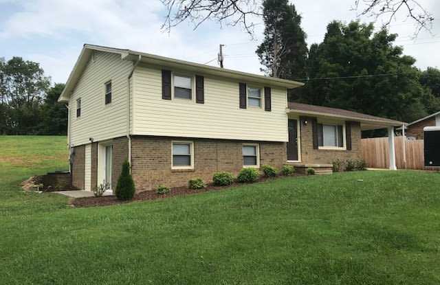 Photo of 3 or 4 Bdrm/2 Bath Home ♦ Kingsport, TN