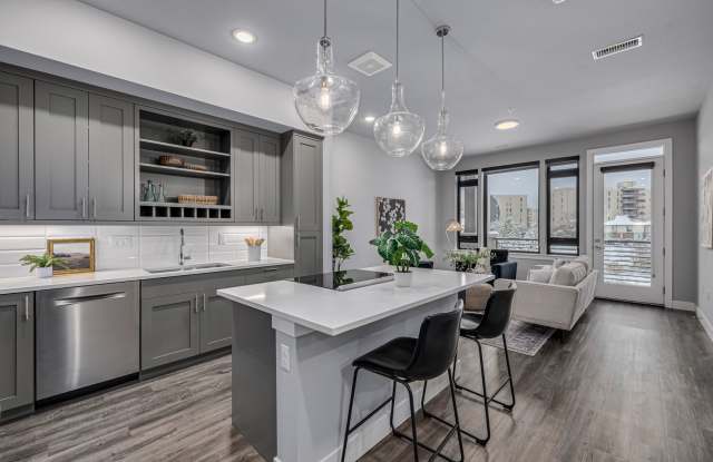 6618 E Lowry Blvd #214