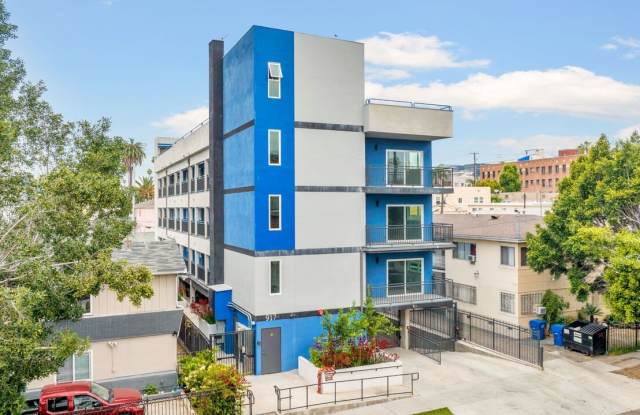 917 S Berendo St unit: 201