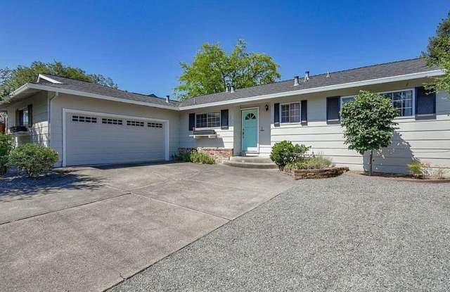 Great 3 Bed Rincon Valley Home -Excellent Yard - 1257 Saint Francis Road, Santa Rosa, CA 95409