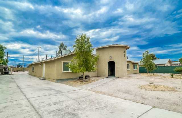 WONDERFUL 1 BED/1BATH GUEST HOUSE FOR RENT! ALL UTILITIES  INTERNET INCLUDED!