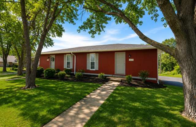 Stonegate Complex -- Fully Furnished and Utilities Included!