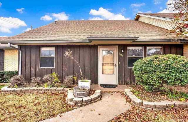 2 Bed, 2 Bath Townhome | 1,600 Sq Ft | Near 52nd Gate