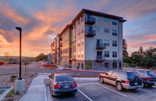 Student Housing - The Lookout on Cragmor