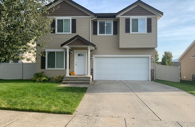 2938 E Thrush Dr - 2938 East Thrush, Post Falls, ID 83854