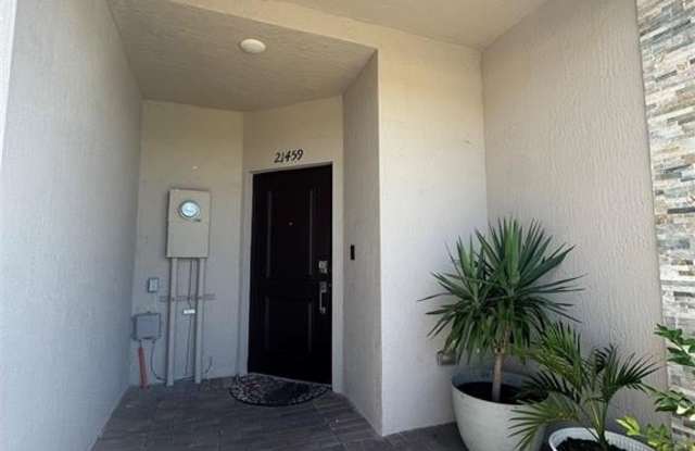 21459 NE 2nd Pl