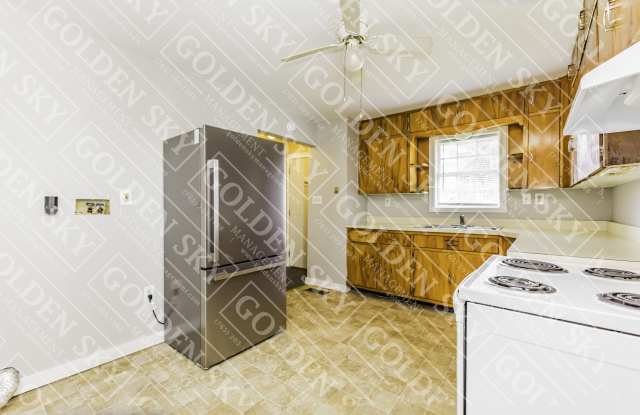 903 North Macedonia Avenue