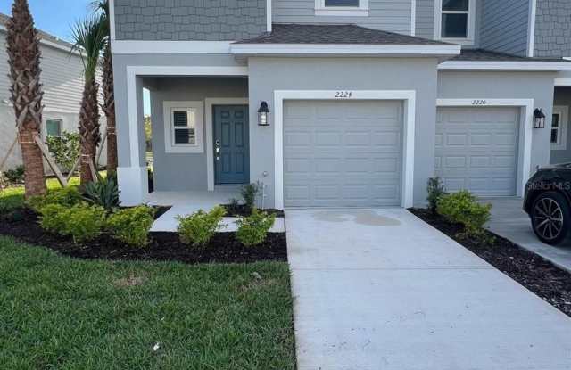 2224 PORTRAIT STREET