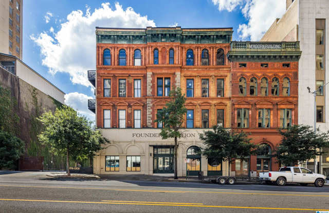 Photo of 2015 1ST AVENUE