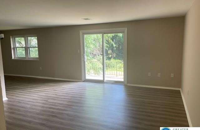 2404 Woodstock Drive unit: B