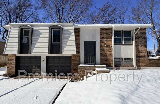 Photo of 705 NW Buckingham Pl