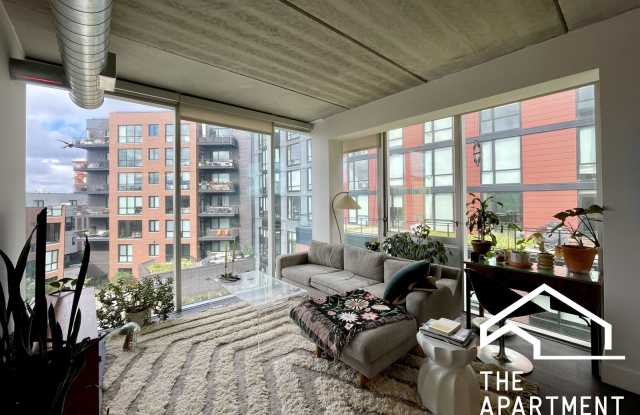 1663 West Division Street