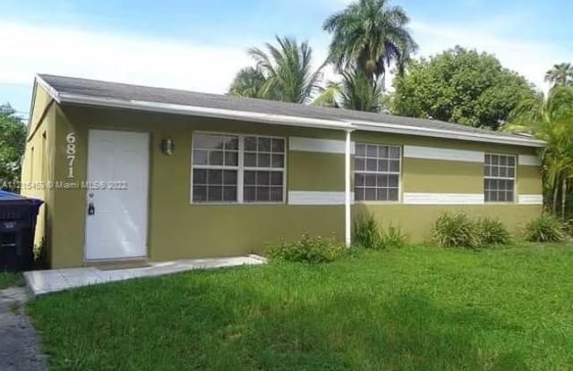 6871 SW 18th Ct - 6871 SW 18th Ct, North Lauderdale, FL 33068