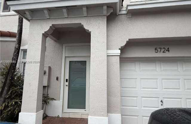5724 NW 112th Pl